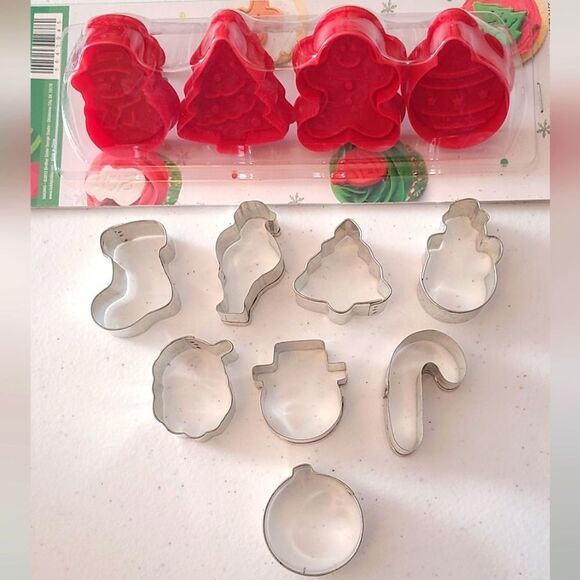 Christmas Cookie Cutters One Dozen Minis‎  1" - 2" - Picture 1 of 9